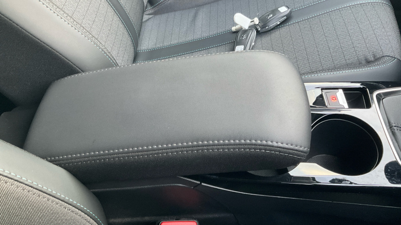 Peugeot 208 1.2 PureTech 100 Allure Premium + 5dr Petrol Hatchback